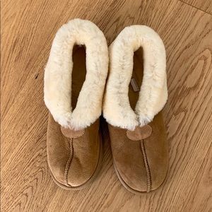 COPY - Women’s Sherpa slippers-brand new